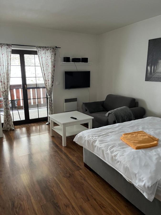 Apartman Viktoria 5 Ruzomberok Eksteriør bilde